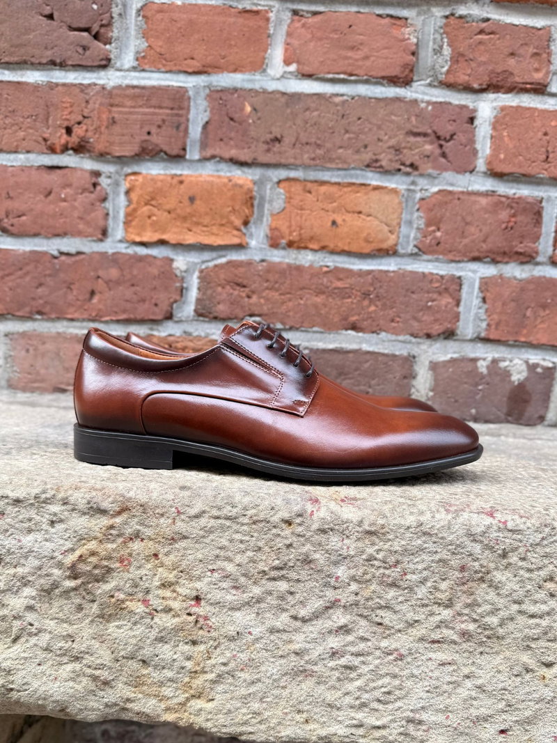 Eleganckie brązowe buty męskie do garnituru, wizytowe obuwie męskie od polskiego producenta