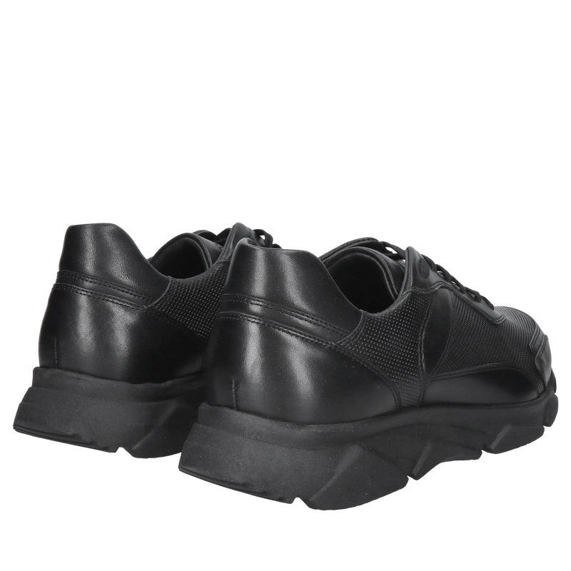 Męskie stylowe sneakersy czarne na grubej czarnej podeszwie, buty męskie sportowe ze skóry naturalnej