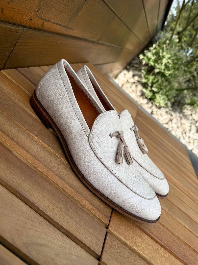 Męskie loafersy beżowe ze skóry naturalnej, eleganckie wsuwane obuwie do jasnego ganituru