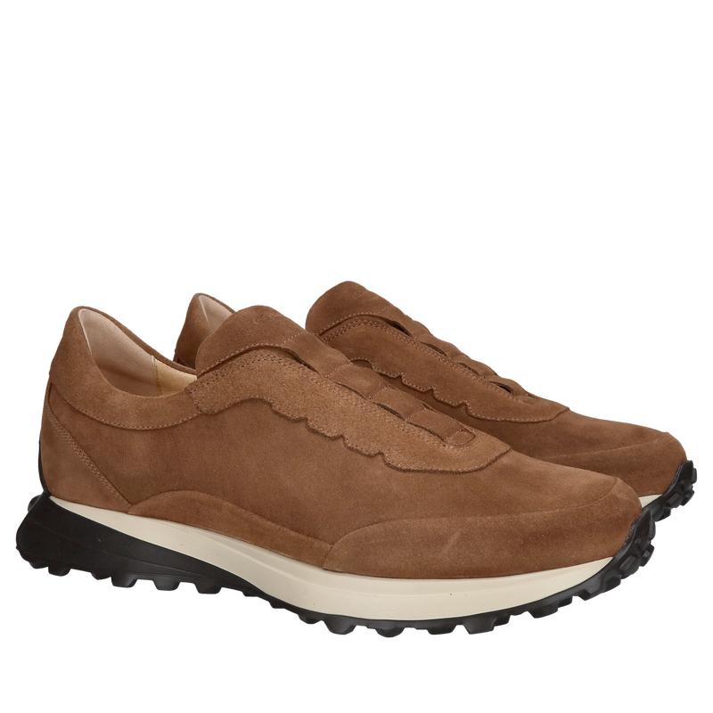 Lekkie sportowe sneakersy wsuwane ze skóry zamszowej, wyciągana miękka wkładka, styl i designe od polskiego producenta