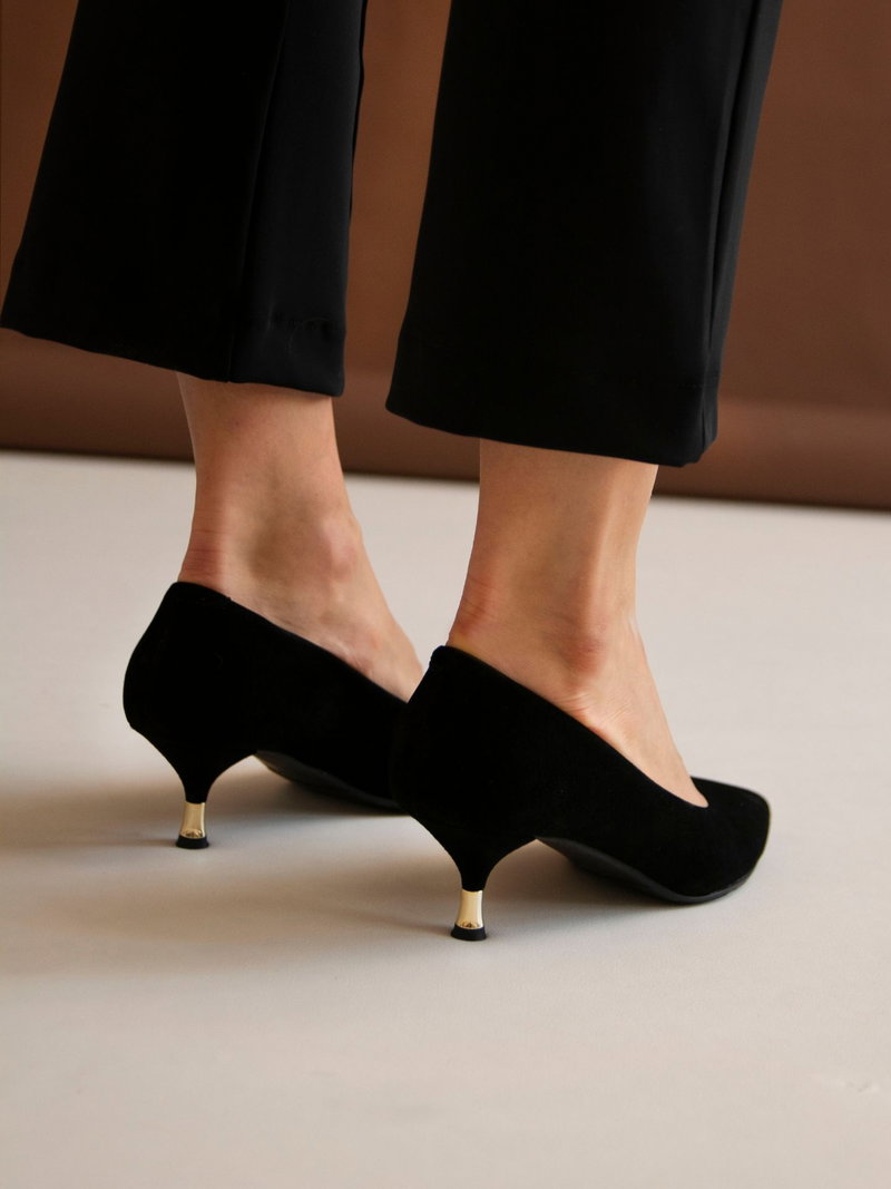 Szpilki damskie na niskim obcasie, obcas kaczuszka czarne zamszowe szpilki eleganckie
