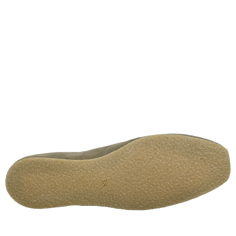 Minimalistyczne buty sznurowane na cienkiej podeszwie od polskiego producenta, zamszowe buty damskie lekkie i wygodne