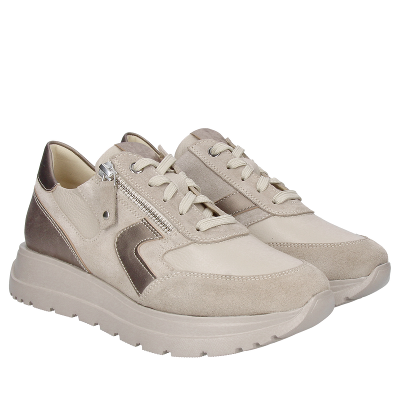 Beżowe sportowe sneakersy na klinie ze skóry naturalnej