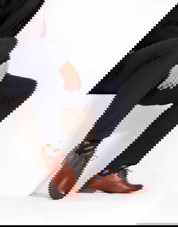 Jakie buty do granatowego garnituru?